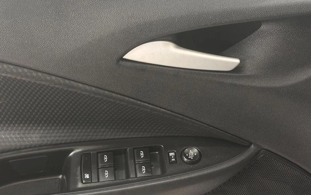 imagem-https://www.socarrao.com.br/sc-vehicle-images-prod/3367902/1788441756144-8329504_6_B_4e232a1f36.jpeg