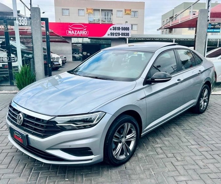 Volkswagen Jetta 2019 Prata — foto 1 de 3
