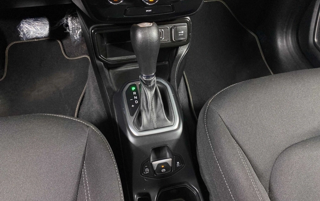 imagem-https://www.socarrao.com.br/sc-vehicle-images-prod/3369632/1787334249020-003_fb2fb8b05898db84d1daa53a1eb33013.jpg