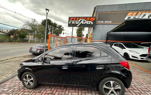 imagem-https://www.socarrao.com.br/sc-vehicle-images-prod/3370032/1787335254585-V2hhdHNBcHAgSW1hZ2UgMjAyNi0wOC0yMSBhdCAxNC40OS40NCAoMSkuanBlZw.jpeg