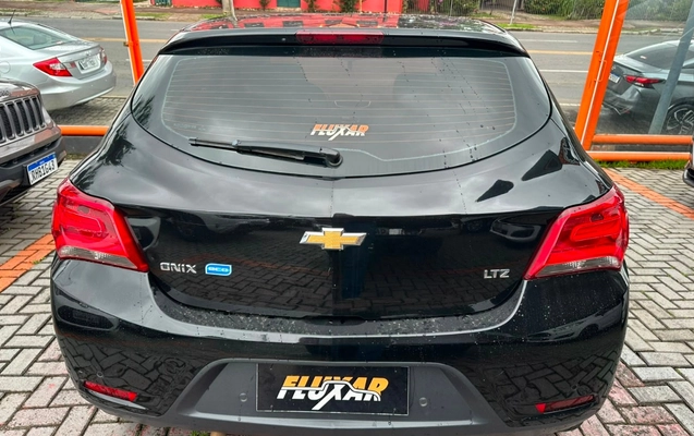 imagem-https://www.socarrao.com.br/sc-vehicle-images-prod/3370032/1787335255493-V2hhdHNBcHAgSW1hZ2UgMjAyNi0wOC0yMSBhdCAxNC40OS40Ni5qcGVn.jpeg