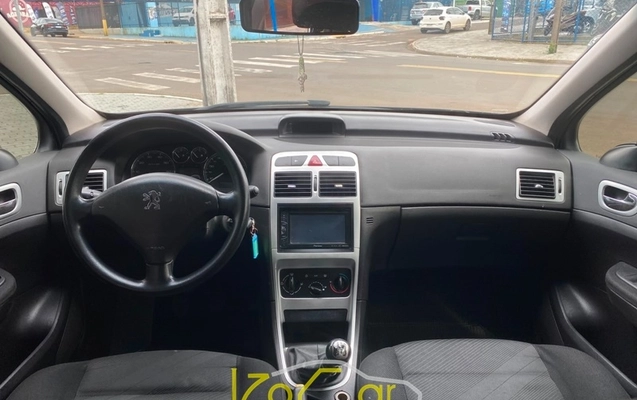 imagem-https://www.socarrao.com.br/sc-vehicle-images-prod/3370257/1789499969947-One0SmELnBymTlyTx1JtUx6fZBEq7FmW.jpg