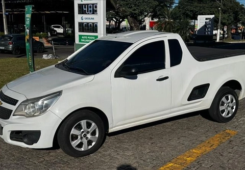 Chevrolet Montana 2015 Branco — foto 1 de 3