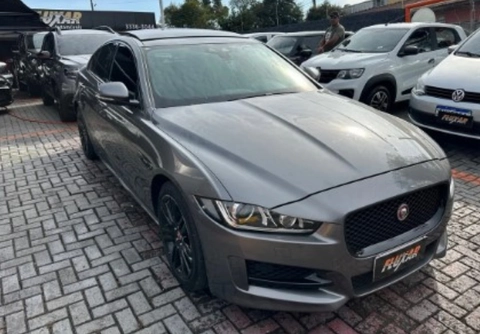 Jaguar XE 2017 Cinza — foto 1 de 3