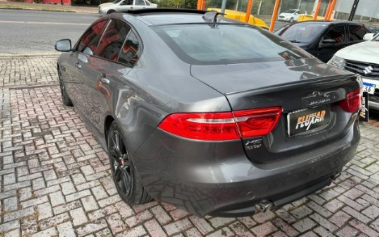 imagem-https://www.socarrao.com.br/sc-vehicle-images-prod/3370372/1787336333900-amFndWFyMTIuanBn.jpg