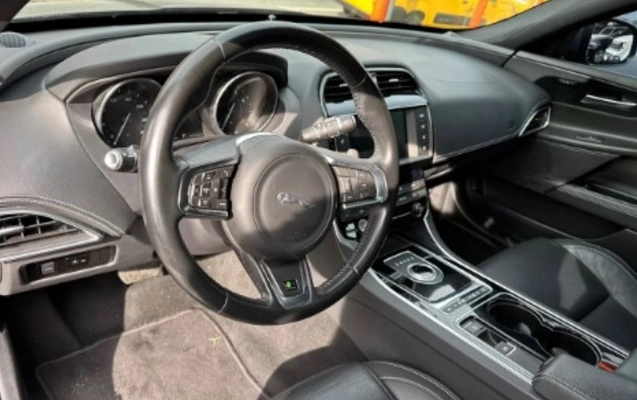 imagem-https://www.socarrao.com.br/sc-vehicle-images-prod/3370372/1787336334335-amFndWFyOS5qcGc.jpg