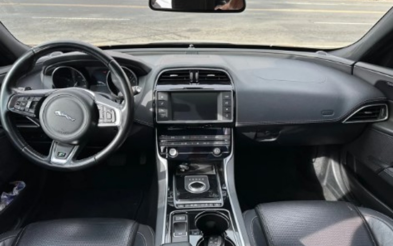 imagem-https://www.socarrao.com.br/sc-vehicle-images-prod/3370372/1787336334410-amFndWFyMTAuanBn.jpg