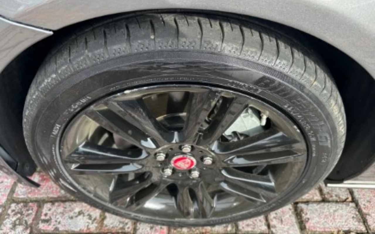 imagem-https://www.socarrao.com.br/sc-vehicle-images-prod/3370372/1787336334981-amFndWFyNC5qcGc.jpg