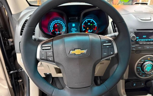 imagem-https://www.socarrao.com.br/sc-vehicle-images-prod/3370531/1787337186331-vehicle_image_1787337159_3632f38b835fce9daea3af4a731a3881.jpeg