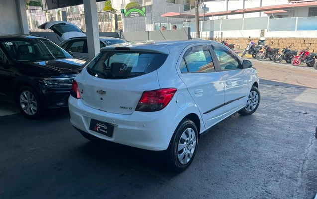 imagem-https://www.socarrao.com.br/sc-vehicle-images-prod/3370838/1787348633804-gb-cd8bff9.jpeg