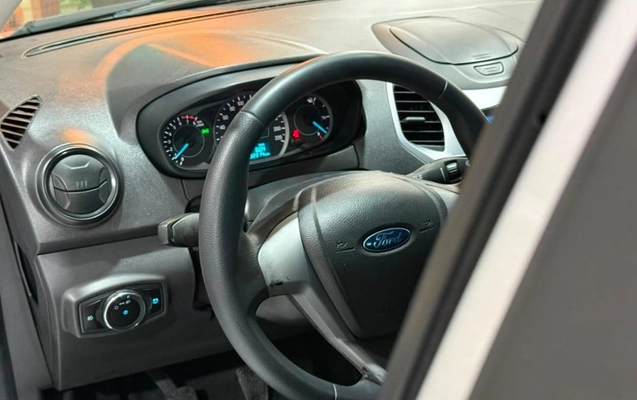 imagem-https://www.socarrao.com.br/sc-vehicle-images-prod/3370956/1787338586280-vehicle_image_1787338560_2c54b465d864d4dad423b9a8ab22d7fd.jpeg