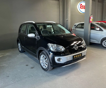 Volkswagen Up! 2015 Preto — foto 1 de 3