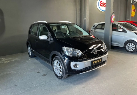 Volkswagen Up! 2015 Preto — foto 1 de 3
