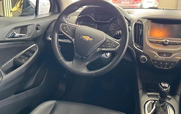 imagem-https://www.socarrao.com.br/sc-vehicle-images-prod/3371140/1787339745675-7587765_15_B_8a3d2df97a.jpeg