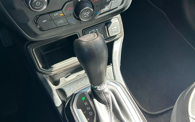 imagem-https://www.socarrao.com.br/sc-vehicle-images-prod/3371241/1787339270518-dfc25f25-6ed2-433f-82ae-85741ce709af.jpg