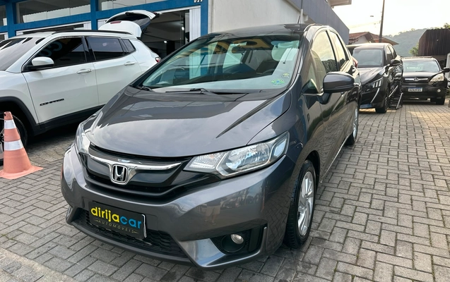 imagem-https://www.socarrao.com.br/sc-vehicle-images-prod/3371430/1787339856096-c26727fe-04b4-46c0-8c3e-2878ed02d97c.jpeg