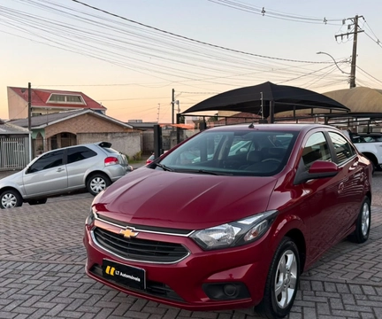 Chevrolet Prisma 2019 Vermelho — foto 1 de 3