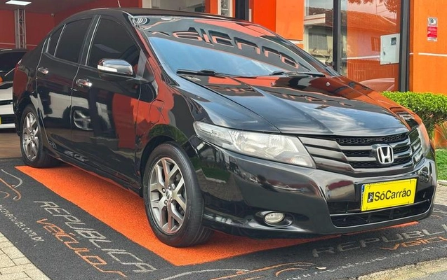 imagem-https://www.socarrao.com.br/sc-vehicle-images-prod/3372257/1788549595235-8404953_13_B_a5376da2c0.jpeg