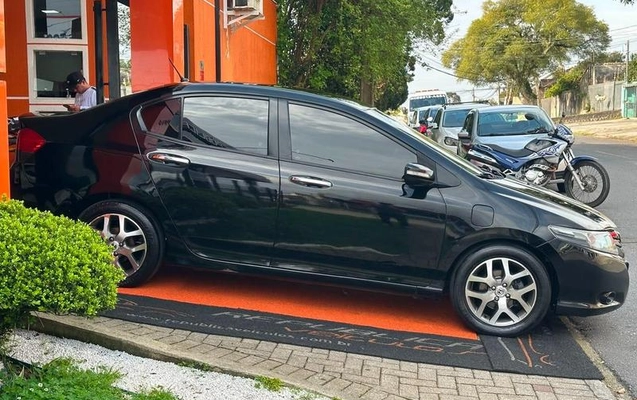 imagem-https://www.socarrao.com.br/sc-vehicle-images-prod/3372257/1788549595246-8404953_15_B_89d1c54846.jpeg