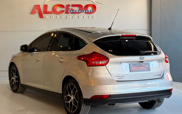 imagem-https://www.socarrao.com.br/sc-vehicle-images-prod/3372837/1787344131077-3d1b87a554514262a5ac1d7ab5a035a2_1787344036698.jpg