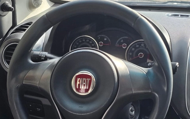 imagem-https://www.socarrao.com.br/sc-vehicle-images-prod/3372964/1787344577818-ZmFkYmMwZDUtYmE1YS00NzEwLWIzYTEtNDliZjAxYzczYTk2LmpwZw.jpg