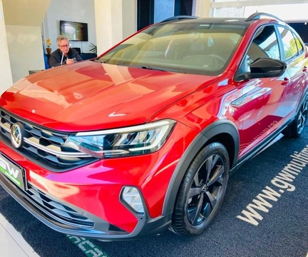 Volkswagen Nivus 2023 Vermelho — foto 1 de 3