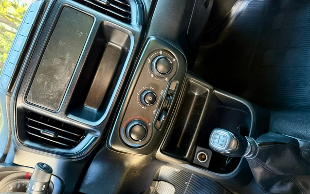 imagem-https://www.socarrao.com.br/sc-vehicle-images-prod/3373440/1788398946529-e2acbcad-d19e-496a-b3e0-972ae9d94bc2.jpg
