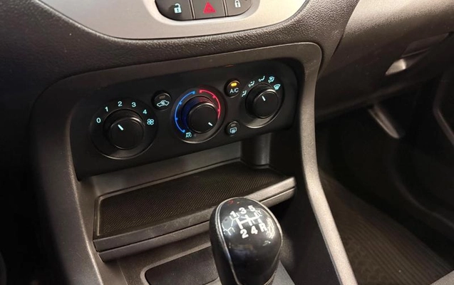 imagem-https://www.socarrao.com.br/sc-vehicle-images-prod/3373611/1789589107200-8362041_15_B_a553e08c65.jpeg