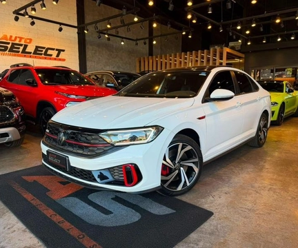 Volkswagen Jetta 2022 Branco — foto 1 de 3