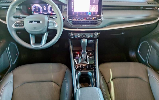 imagem-https://www.socarrao.com.br/sc-vehicle-images-prod/3374373/1787939542710-8405693_8_B_66d8611c57.jpeg