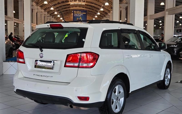 imagem-https://www.socarrao.com.br/sc-vehicle-images-prod/3374557/1787763148624-8405761_0_B_81d871fe98.jpeg