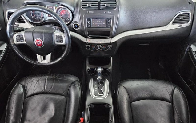 imagem-https://www.socarrao.com.br/sc-vehicle-images-prod/3374557/1787763148630-8405761_10_B_ee7fc3d995.jpeg