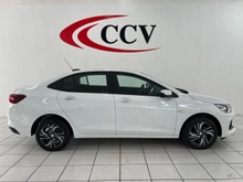 imagem de SEDAN Plus LT 1.0 12V Flex 4p Mec.