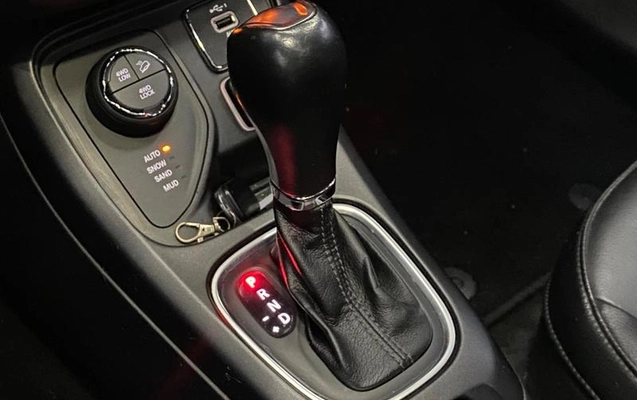 imagem-https://www.socarrao.com.br/sc-vehicle-images-prod/33819/1789573718539-7533412_18_B_b8c70042aa.jpeg