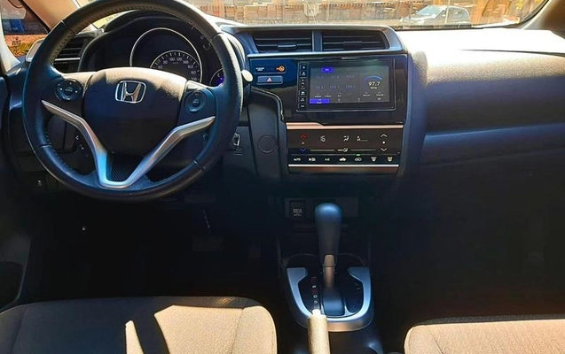 imagem-https://www.socarrao.com.br/sc-vehicle-images-prod/3388223/1789390771881-8406053_0_B_b7c6beb841.jpeg