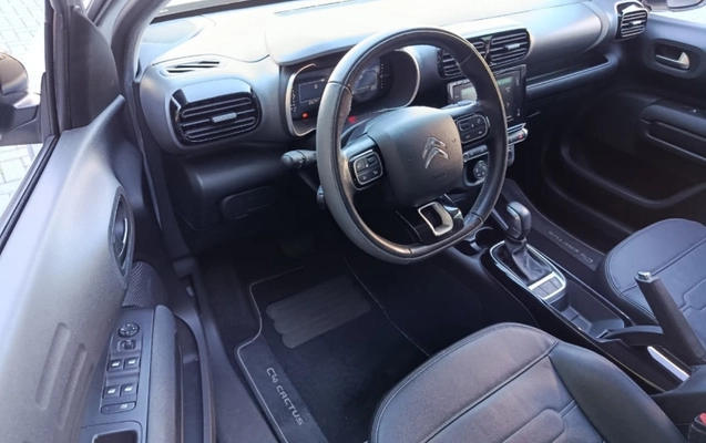 imagem-https://www.socarrao.com.br/sc-vehicle-images-prod/3388246/1787401616810-rar2Qlo7hbN8W0ewSFheeiQtVyYV8i9H.jpg