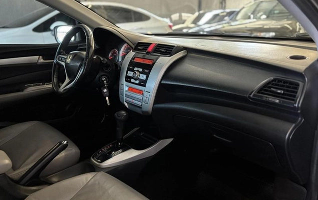 imagem-https://www.socarrao.com.br/sc-vehicle-images-prod/3388269/1789478631645-8380243_14_B_60b999b544.jpeg