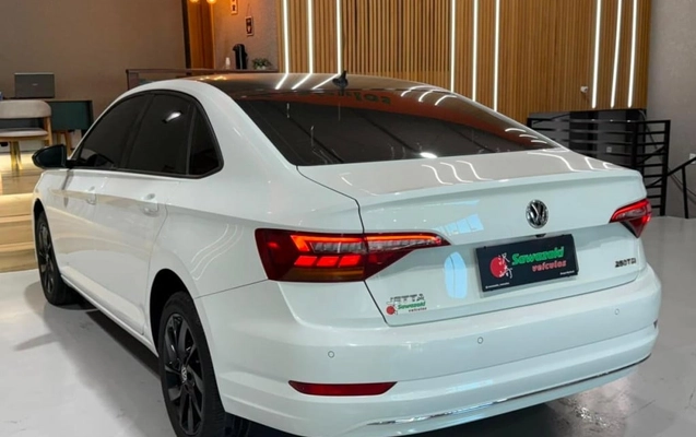 imagem-https://www.socarrao.com.br/sc-vehicle-images-prod/3388318/1787403228315-vehicle_image_1787403179_bd4fdeb195fffd18f6993eada9be3aa1.jpeg