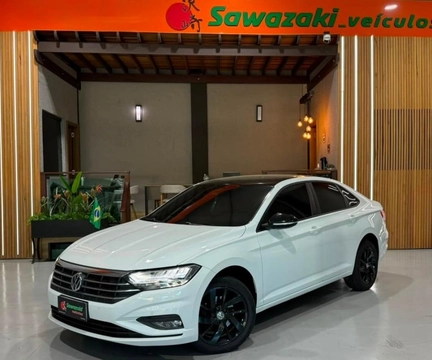 Volkswagen Jetta 2018 Branco — foto 1 de 3