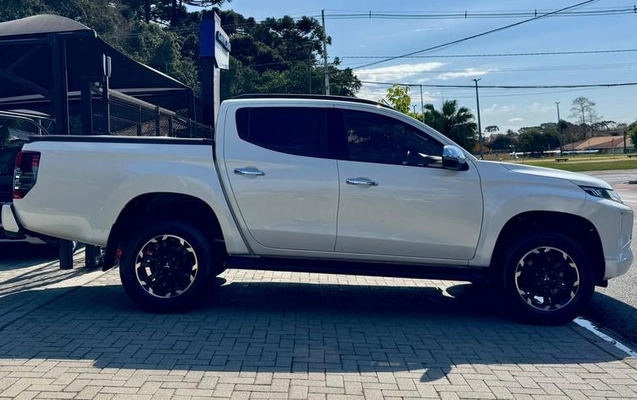 imagem-https://www.socarrao.com.br/sc-vehicle-images-prod/3388390/1788266709874-8406336_4_B_c12dcb46d6.jpeg