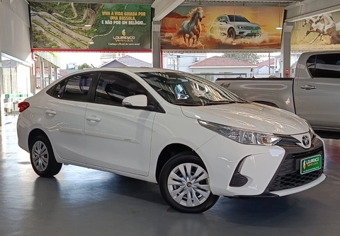 Toyota Yaris 2024 Branco — foto 1 de 3
