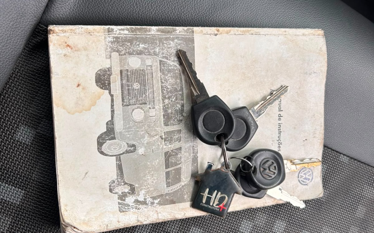 imagem-https://www.socarrao.com.br/sc-vehicle-images-prod/3388560/1787409079694-V2hhdHNBcHAgSW1hZ2UgMjAyNi0wOC0xNSBhdCAxMC40NS4xNS5qcGVn.jpeg