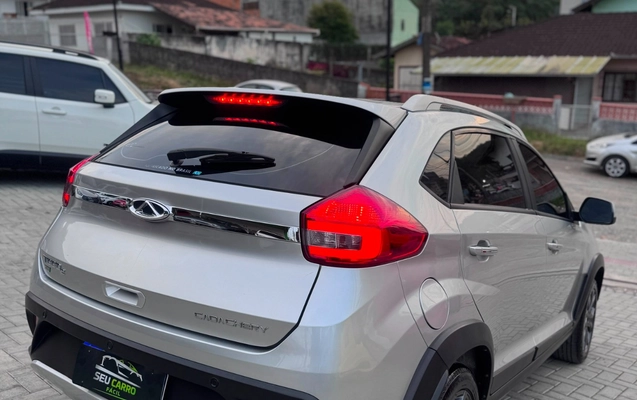 imagem-https://www.socarrao.com.br/sc-vehicle-images-prod/3388565/1787409319490-SU1HLTIwMjYwODIwLVdBMDE4Ni5qcGc.jpg