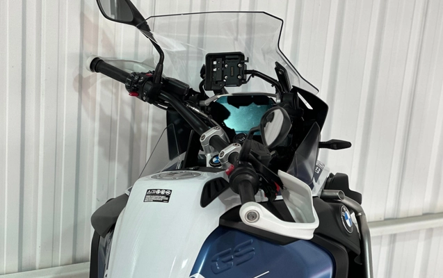 imagem-https://www.socarrao.com.br/sc-vehicle-images-prod/3388607/1787409837271-a93b0b85cf614e78ae26095bb00a2d27_1787409708579.jpg