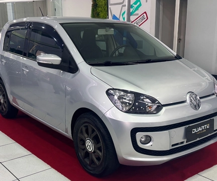 Volkswagen Up! 2016 Prata — foto 1 de 3