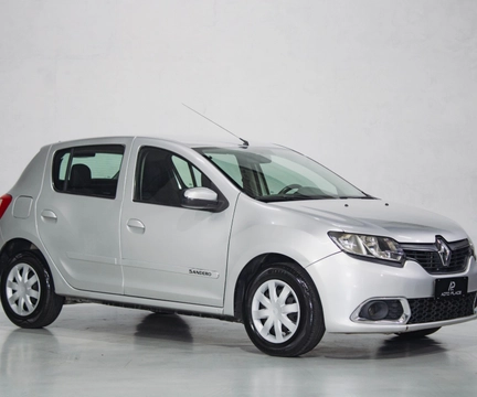 Renault Sandero 2016 Prata — foto 1 de 3
