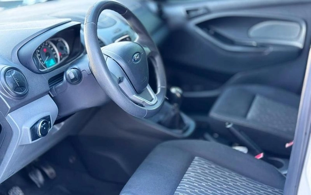 imagem-https://www.socarrao.com.br/sc-vehicle-images-prod/3388919/1787413061398-8407319_6_B_169fb58a55.jpeg