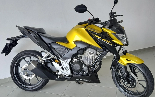 imagem-https://www.socarrao.com.br/sc-vehicle-images-prod/3389512/1787422856578-V2hhdHNBcHAgSW1hZ2UgMjAyNS0xMi0xMSBhdCAxNC4zNy41MSAoNCkuanBlZw.jpeg