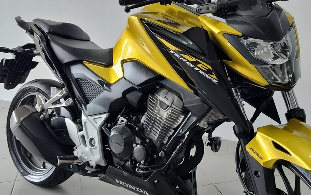 imagem-https://www.socarrao.com.br/sc-vehicle-images-prod/3389512/1787422856683-V2hhdHNBcHAgSW1hZ2UgMjAyNS0xMi0xMSBhdCAxNC4zNy41MS5qcGVn.jpeg