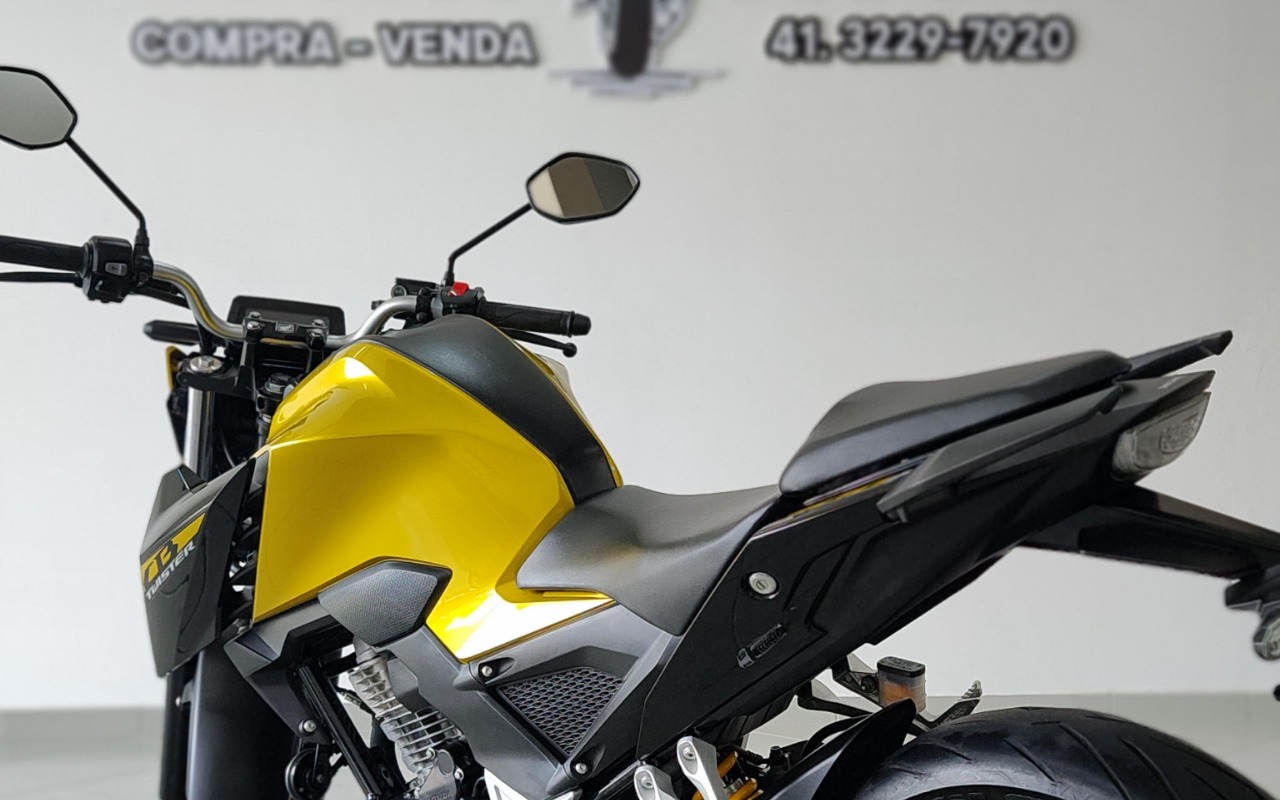 imagem-https://www.socarrao.com.br/sc-vehicle-images-prod/3389512/1787422857315-V2hhdHNBcHAgSW1hZ2UgMjAyNS0xMi0xMSBhdCAxNC4zNy41MyAoNCkuanBlZw.jpeg